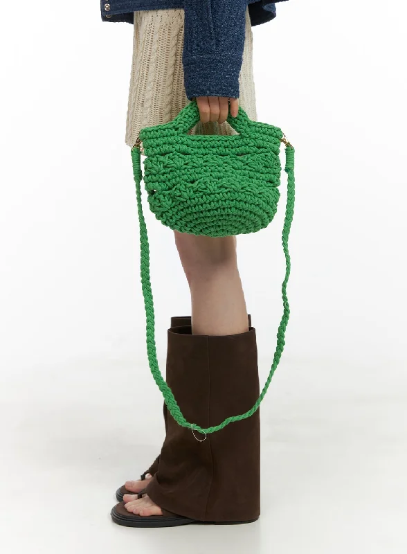 Stylish women's bags with minimalistic design and soft leather for everyday wear-Straw Crochet Crossbody Bag CA411