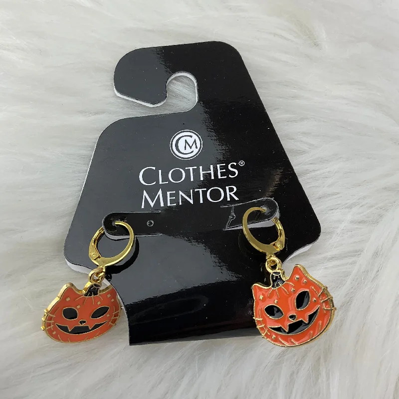 Drop Earrings for Travel Look -Earrings Dangle/drop By Clothes Mentor