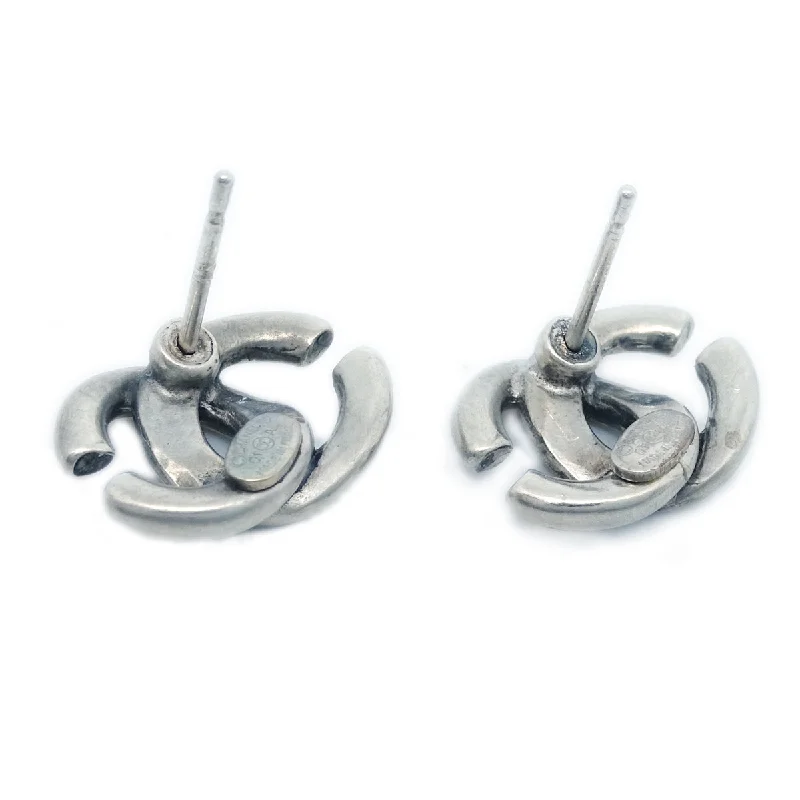 Drop Earrings with Abstract Designs -Chanel CC Piercing Earrings Silver 01A