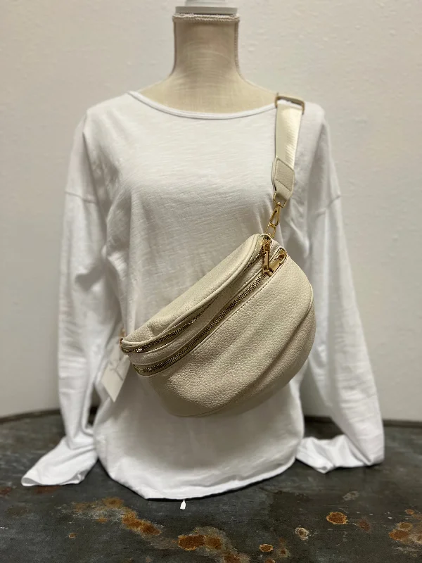 Women's bags with structured design and subtle texture for a refined, elegant finish-Savvy Crossbody Purse