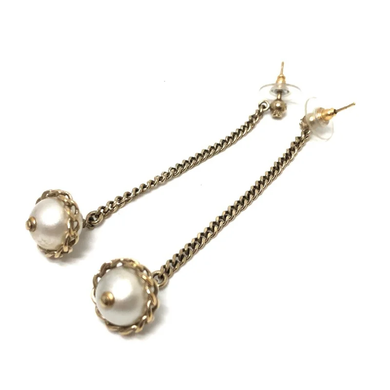 Drop Earrings with Matte Finish -Chanel   Metal Drop Earrings (Pre-Owned)