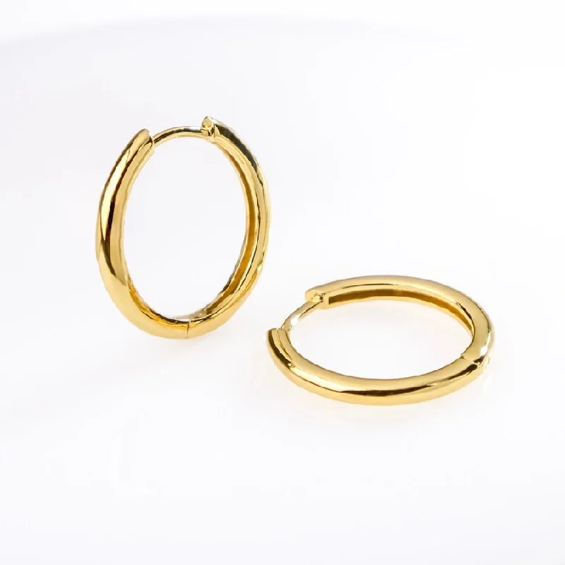 Best hoop earrings with floral designs for a feminine and delicate look-Classic Gold 17mm Hoop Earrings