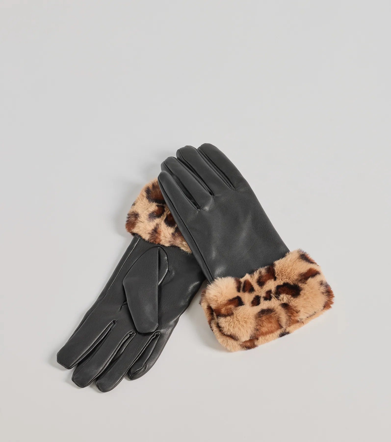 Necklaces and pendants with geometric pendants for a clean, contemporary design-Chic Embrace Faux Leather Leopard Print Gloves