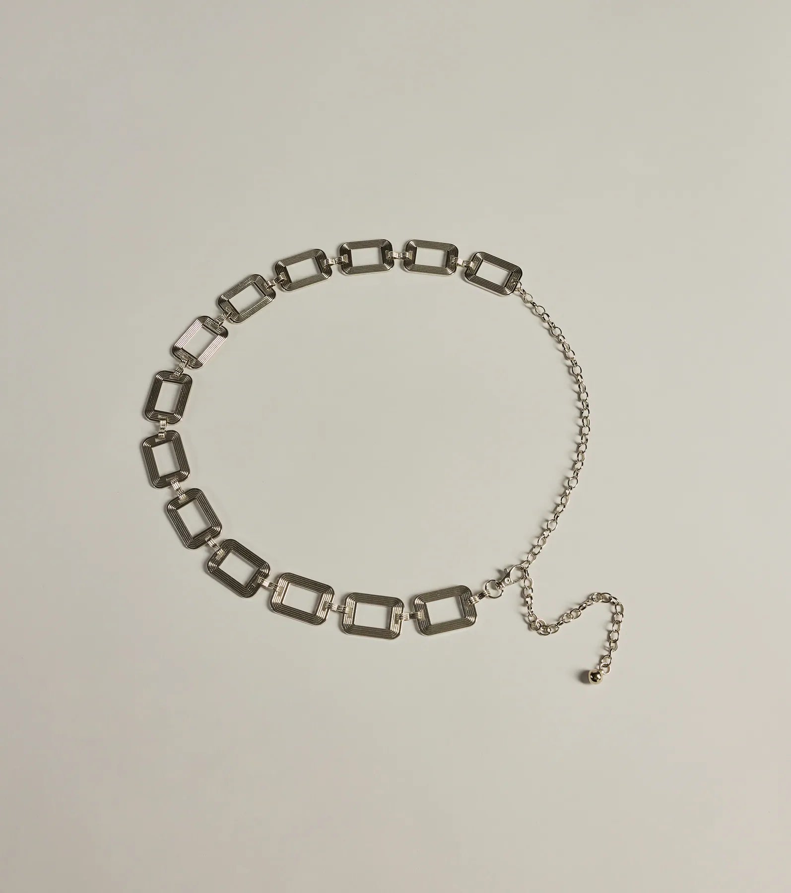 Necklaces and pendants with abstract shapes for a modern, creative appearance-Sleek Trendsetter Textured Chain Belt